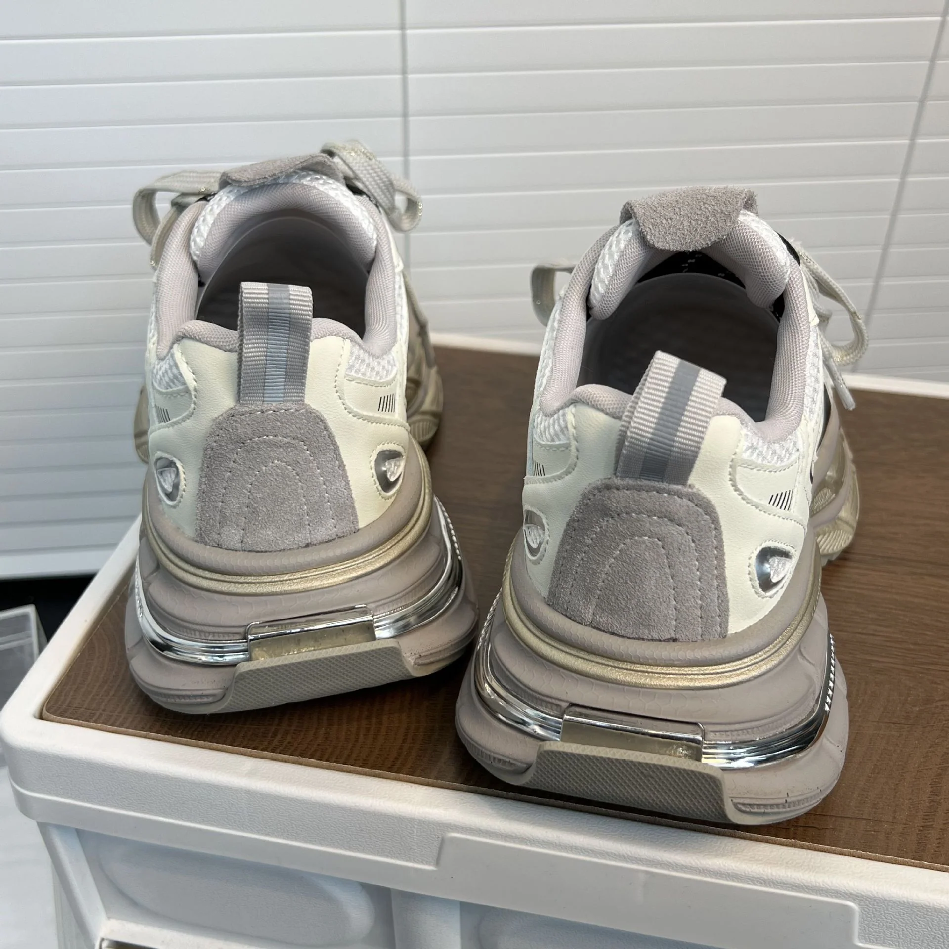 Damen Sportliche Sneakers mit atmungsaktiver Mesh-Oberfläche und stabiler Dämpfungstechnologie Heidi Mode - Image 4