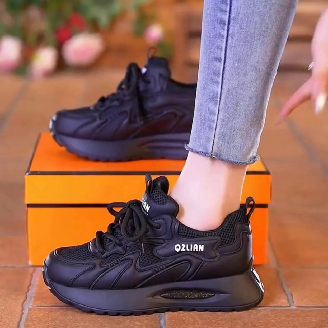Damen Sportliche Sneakers mit atmungsaktiver Mesh-Oberfläche und stoßdämpfendem Design Heidi Mode - Image 4