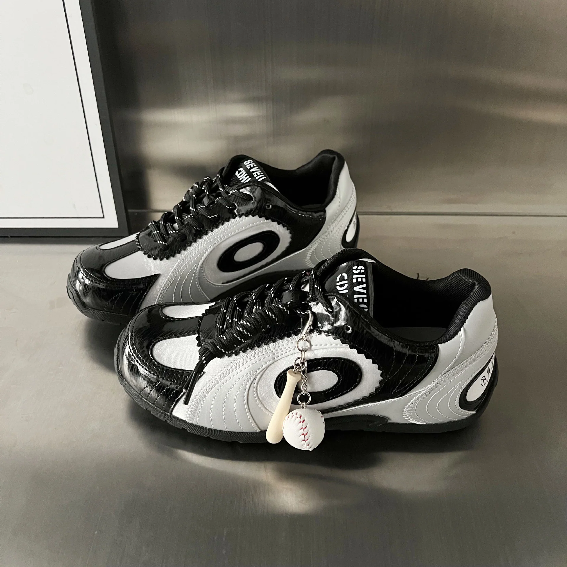 Damen Sportliche Sneakers mit atmungsaktiver Mesh-Oberfläche und trendigem Design Heidi Mode - Image 6