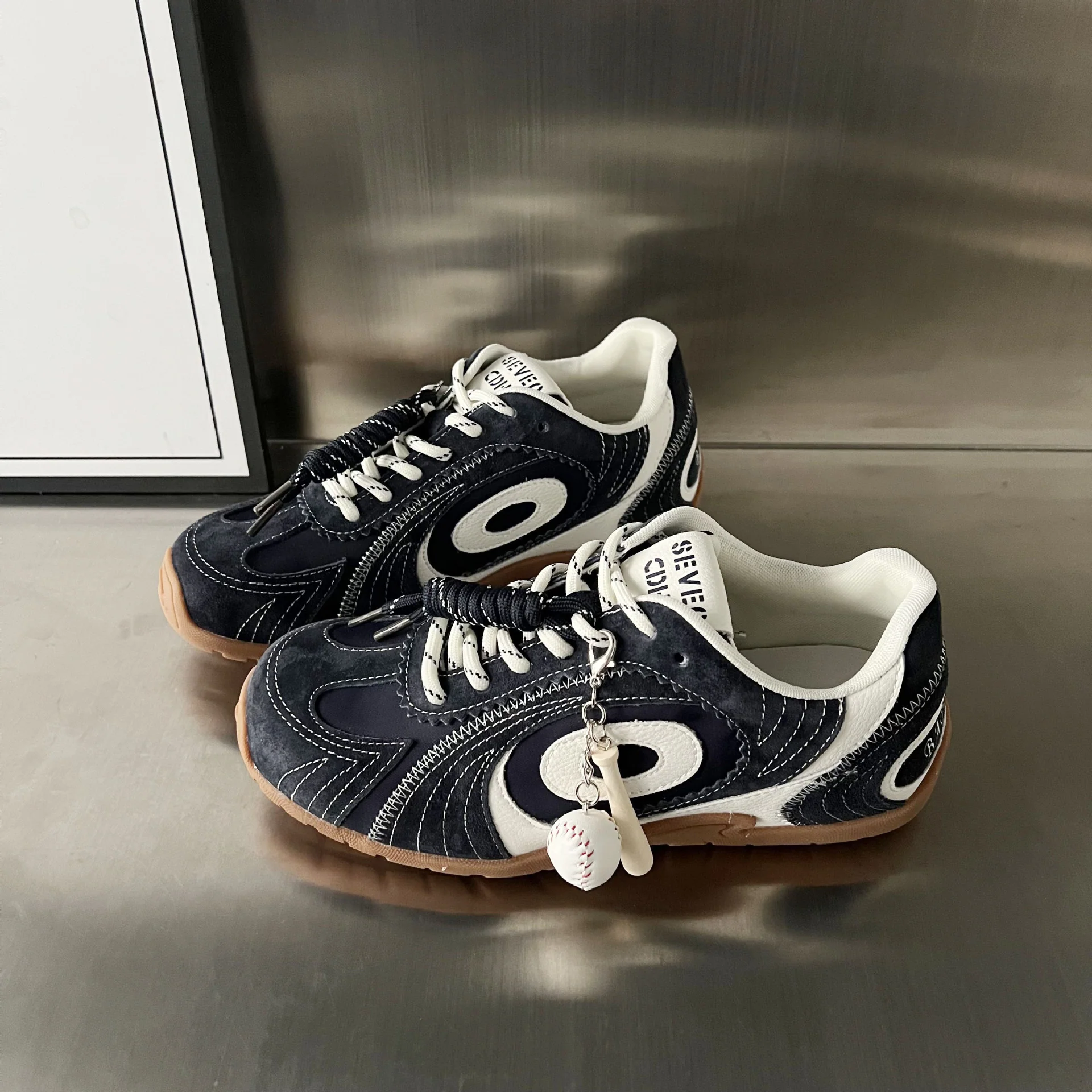 Damen Sportliche Sneakers mit atmungsaktiver Mesh-Oberfläche und trendigem Design Heidi Mode - Image 8