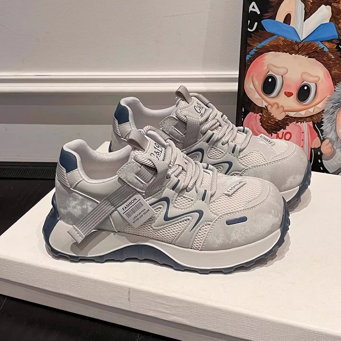 Damen Sportliche Sneakers mit atmungsaktiver Mesh-Oberfläche und verstärktem Fersenbereich Heidi Mode - Image 2
