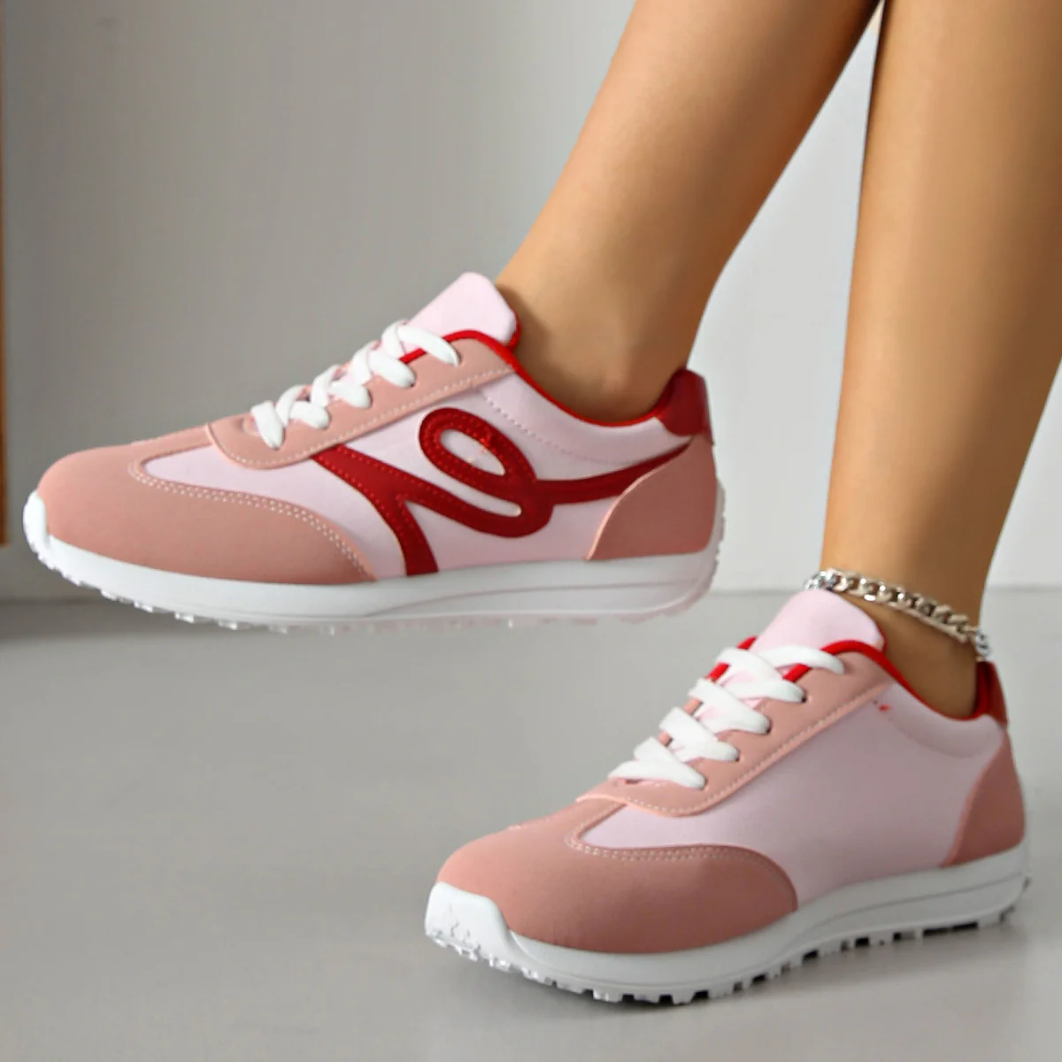 Damen Sportliche Sneakers mit atmungsaktiver Oberflächenstruktur und bequemer Dämpfung Heidi Mode - Image 4