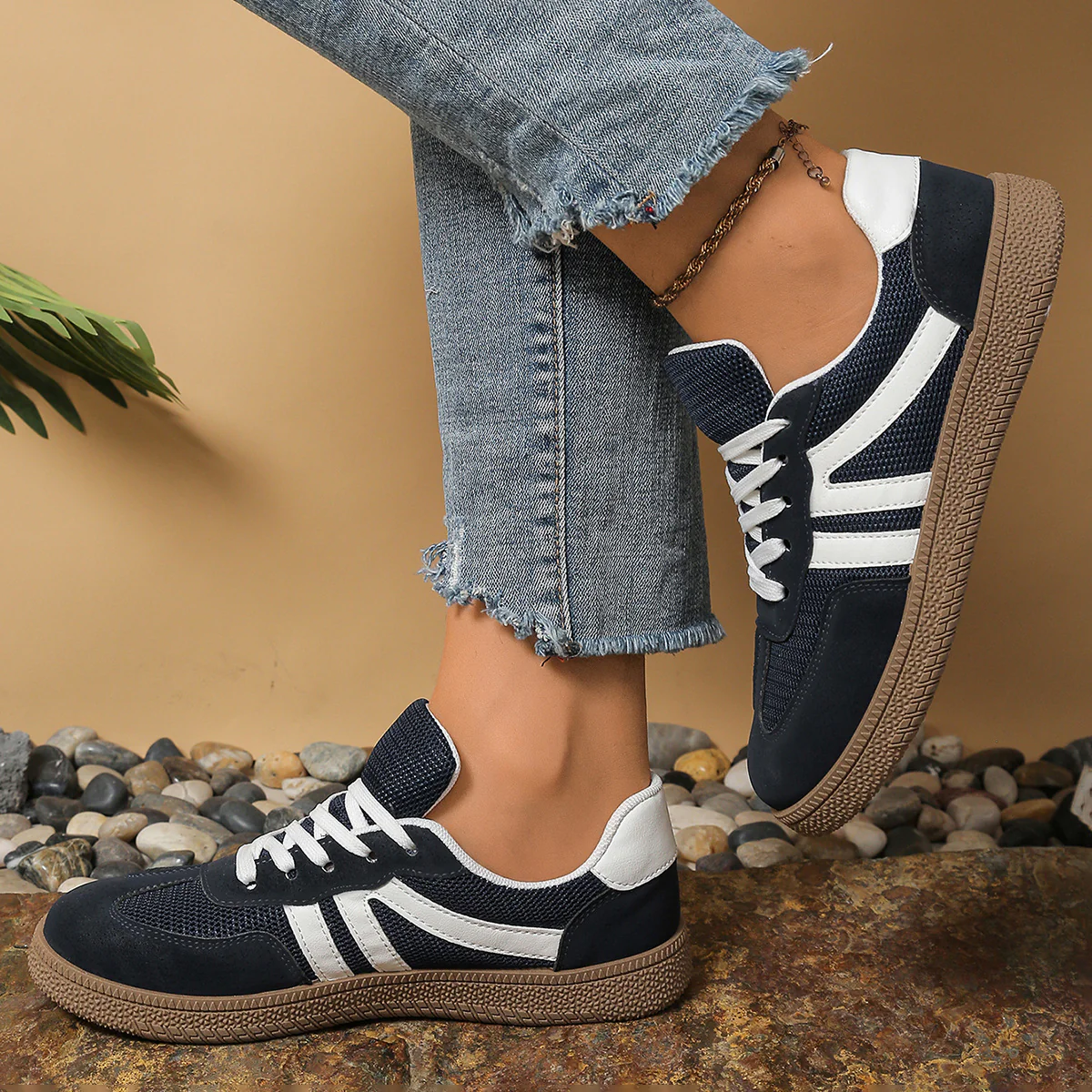 Damen Sportliche Sneakers mit atmungsaktiver Oberflächenstruktur und dämpfender Laufsohle Heidi Mode - Image 3