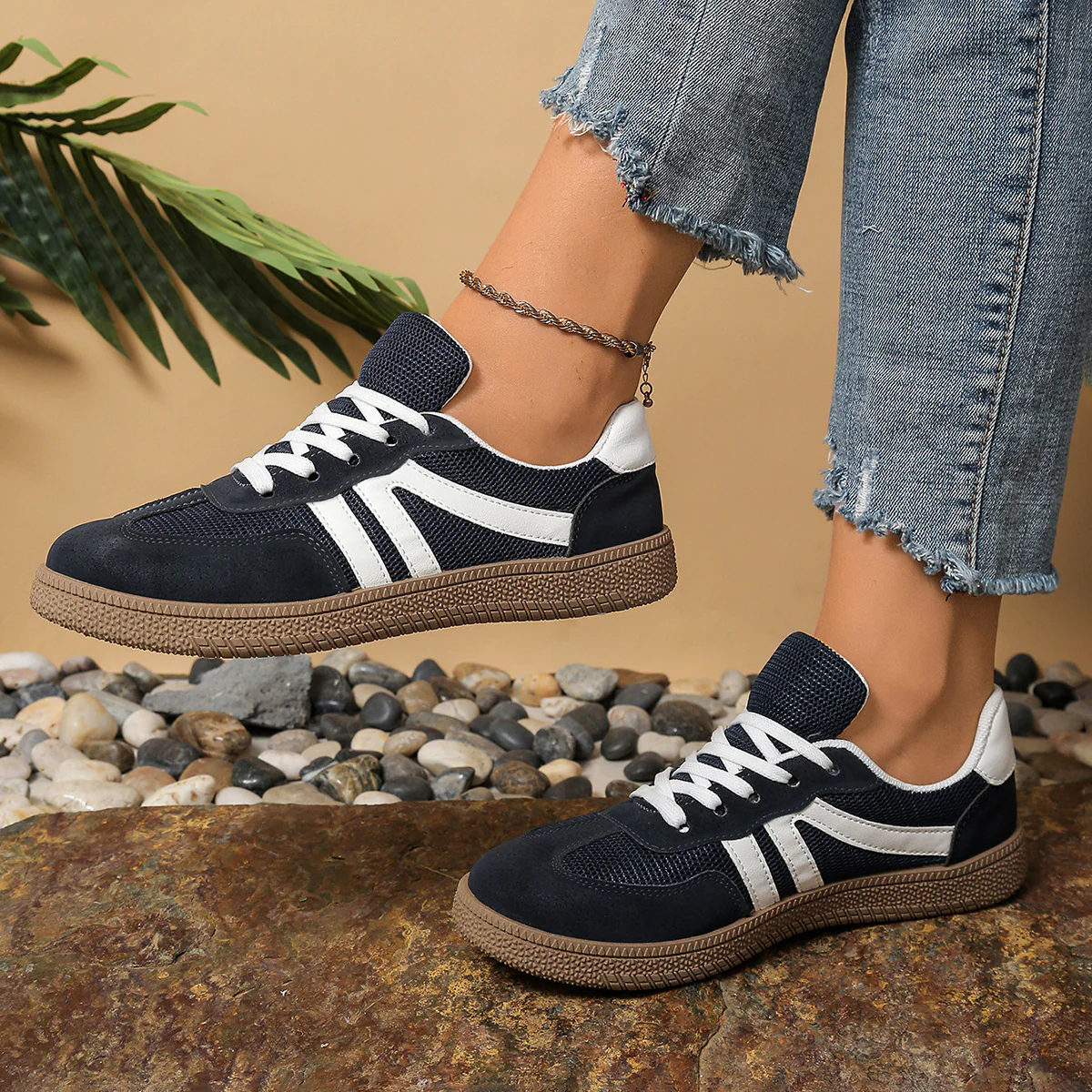 Damen Sportliche Sneakers mit atmungsaktiver Oberflächenstruktur und dämpfender Laufsohle Heidi Mode - Image 4