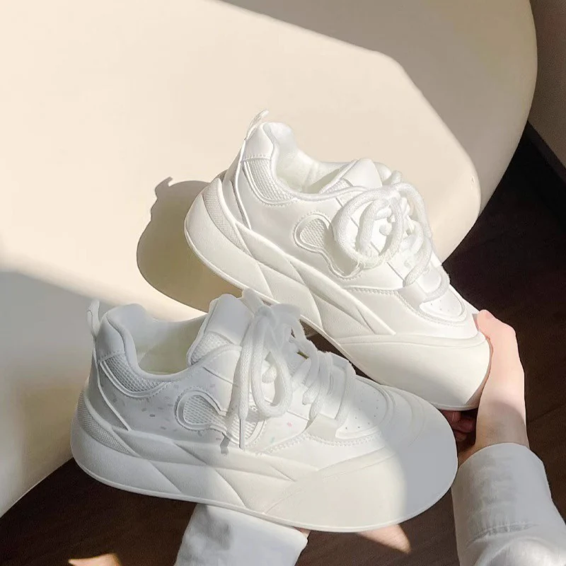 Damen Sportliche Sneakers mit atmungsaktiver Oberflächenstruktur und dämpfender Sohle Heidi Mode - Image 3