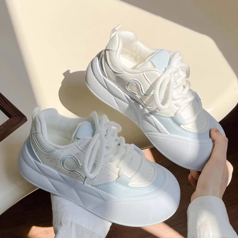 Damen Sportliche Sneakers mit atmungsaktiver Oberflächenstruktur und dämpfender Sohle Heidi Mode - Image 4