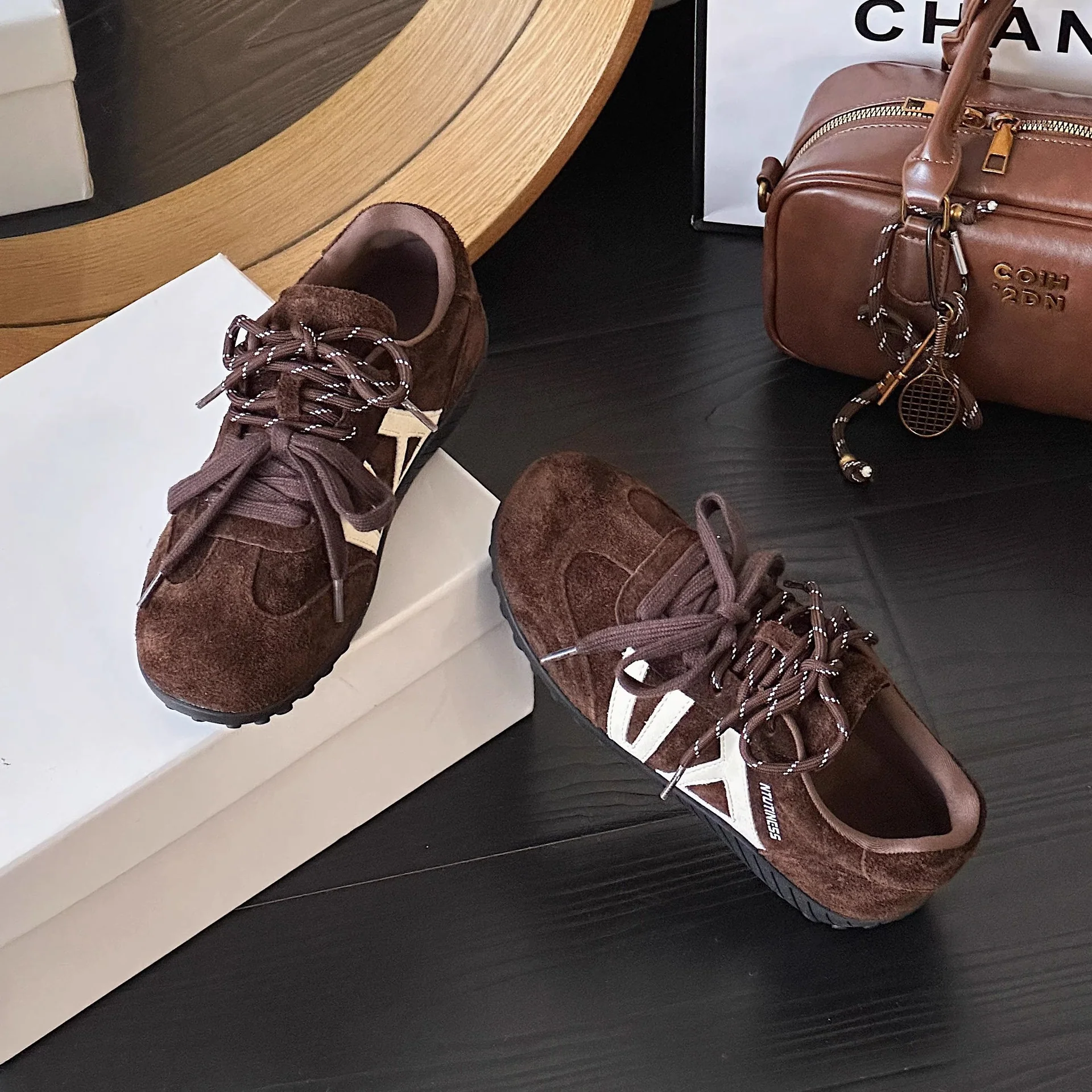 Damen Sportliche Sneakers mit atmungsaktiver Obermaterialkombination und rutschfester Laufsohle Heidi Mode - Image 3
