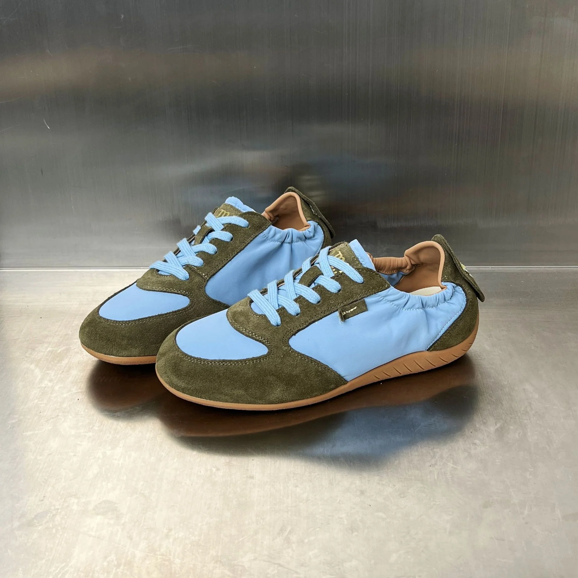 Damen Sportliche Sneakers mit atmungsaktiver Obermaterialkombination und rutschfester Sohle Heidi Mode - Image 8