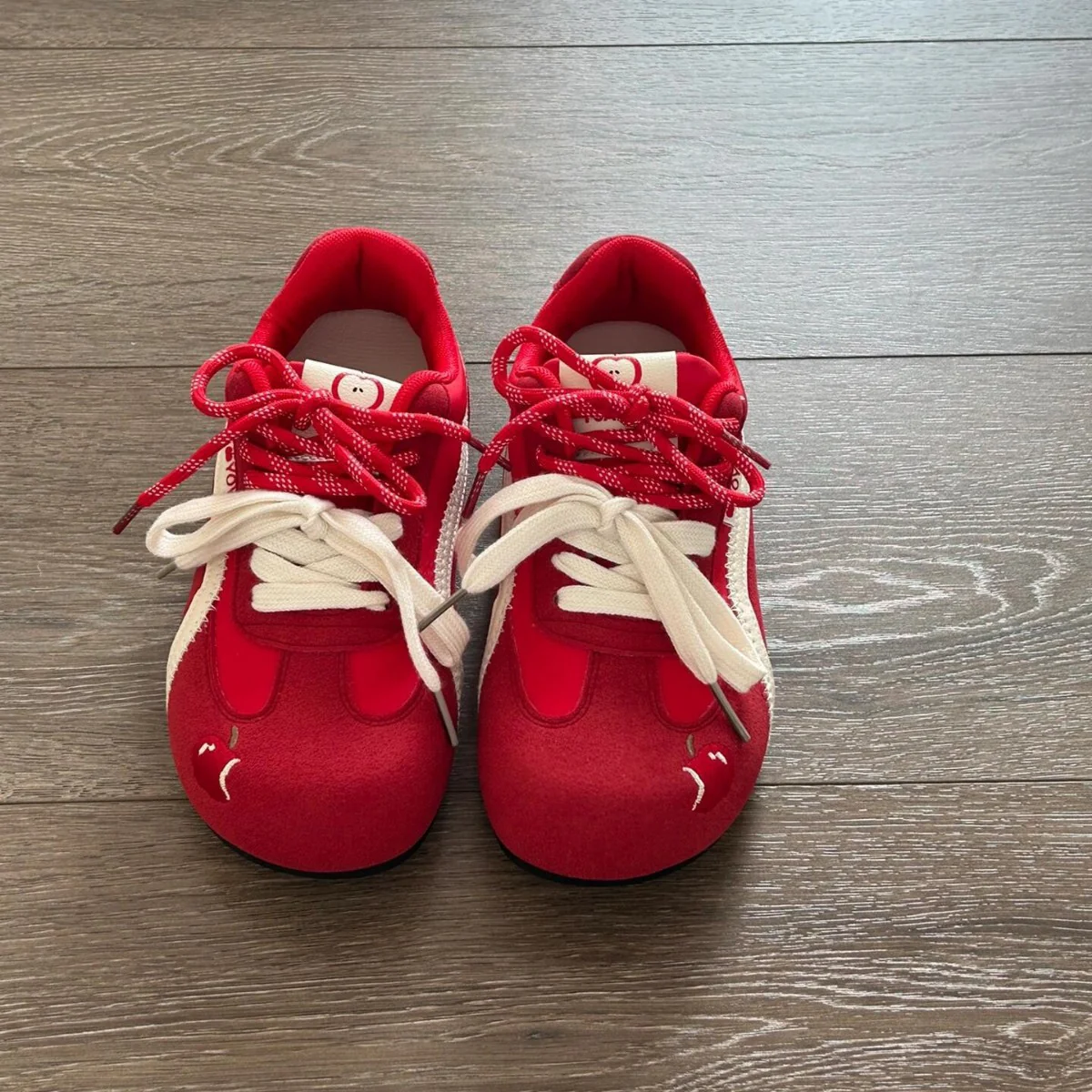 Damen Sportliche Sneakers mit auffälligem Design und bequemer Dämpfung Heidi Mode - Image 4