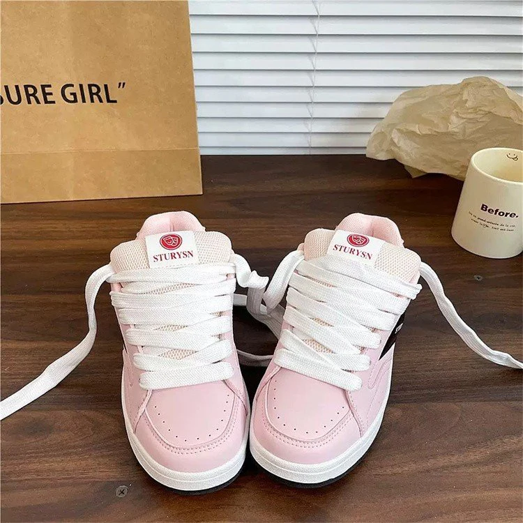 Damen Sportliche Sneakers mit auffälligem Design und dämpfender Sohle Heidi Mode - Image 4