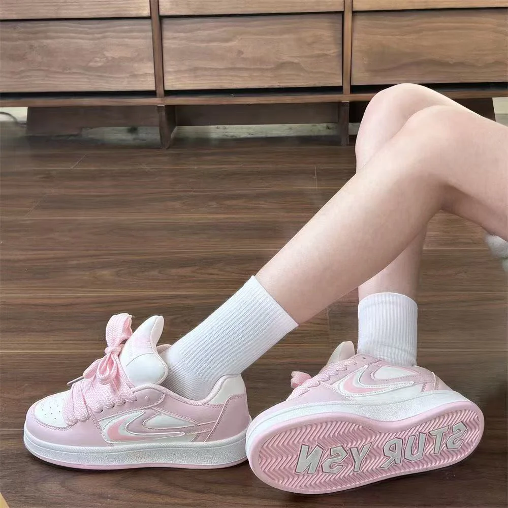 Damen Sportliche Sneakers mit buntem Schnürdesign Heidi Mode - Image 2