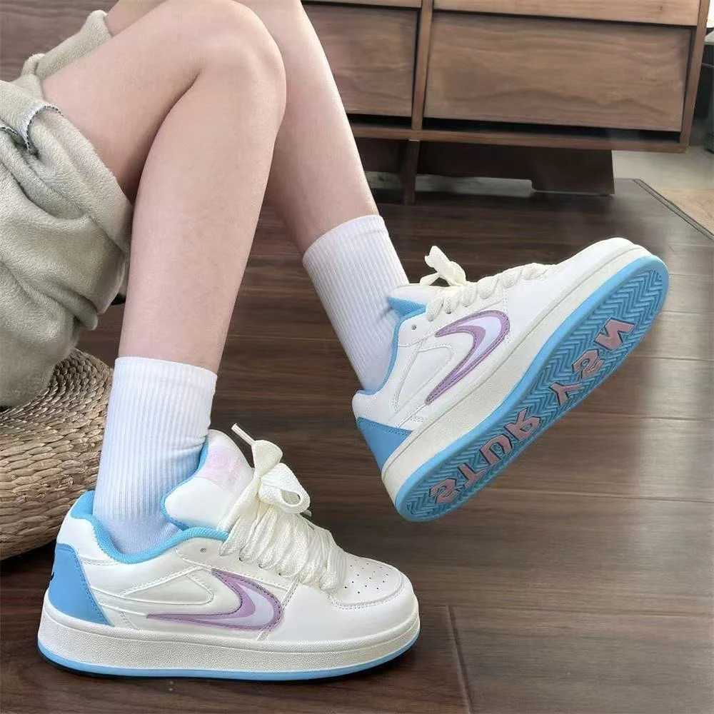 Damen Sportliche Sneakers mit buntem Schnürdesign Heidi Mode - Image 3