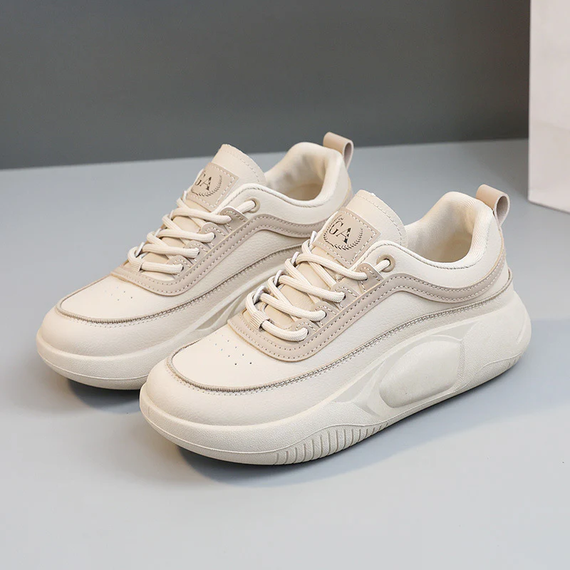 Damen Sportliche Sneakers mit dämpfendem Obermaterial und charakteristischer Sohle Heidi Mode - Image 2