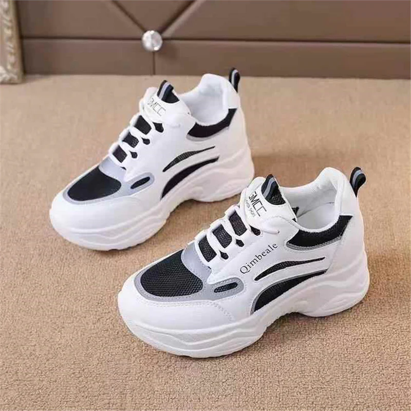 Damen Sportliche Sneakers mit dämpfender Laufsohle und atmungsaktiven Mesh-Einsätzen Heidi Mode - Image 4