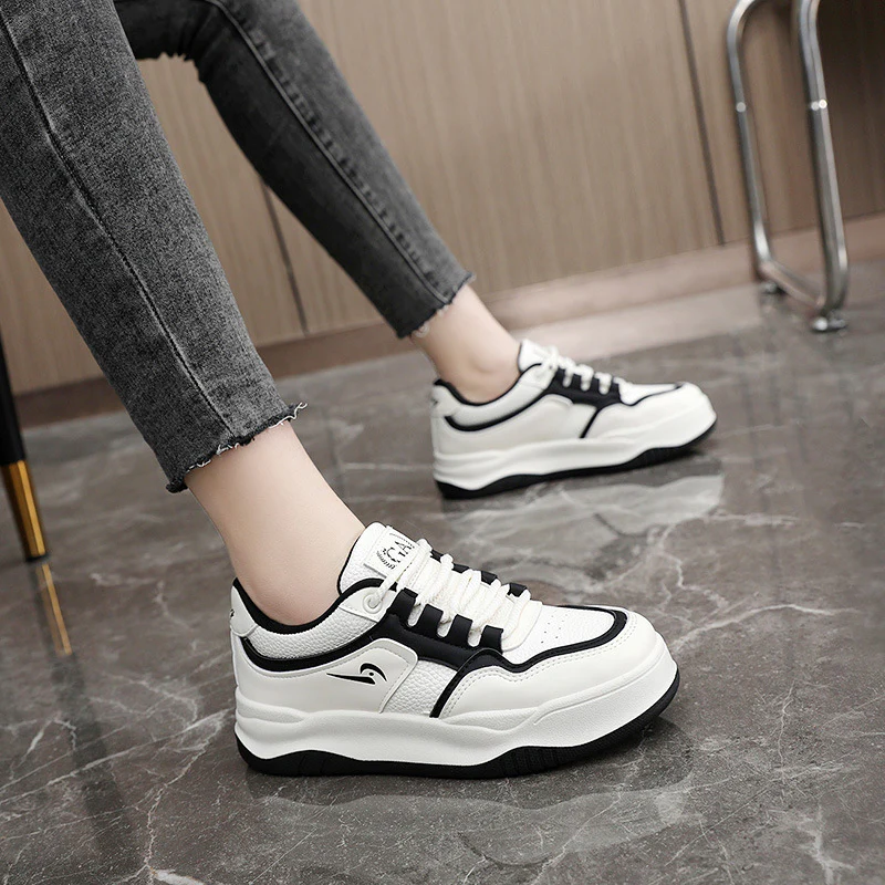 Damen Sportliche Sneakers mit dämpfender Profilsohle und atmungsaktivem Obermaterial Heidi Mode - Image 3