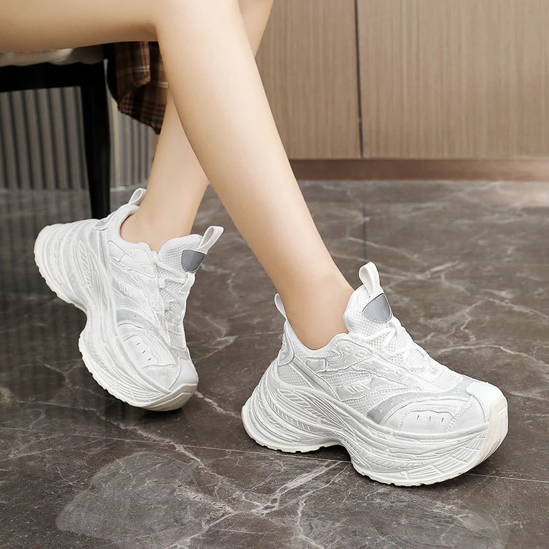 Damen Sportliche Sneakers mit dämpfender Profilsohle und innovativer Mesh-Oberfläche Heidi Mode - Image 4