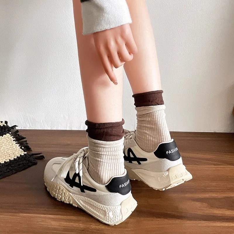 Damen Sportliche Sneakers mit dicker Profilsohle und atmungsaktivem Obermaterial Heidi Mode - Image 4