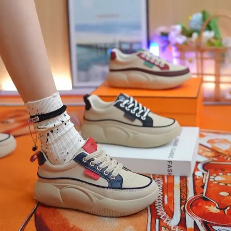 Damen Sportliche Sneakers mit dicker Sohle und komfortablem Obermaterial Heidi Mode - Image 4