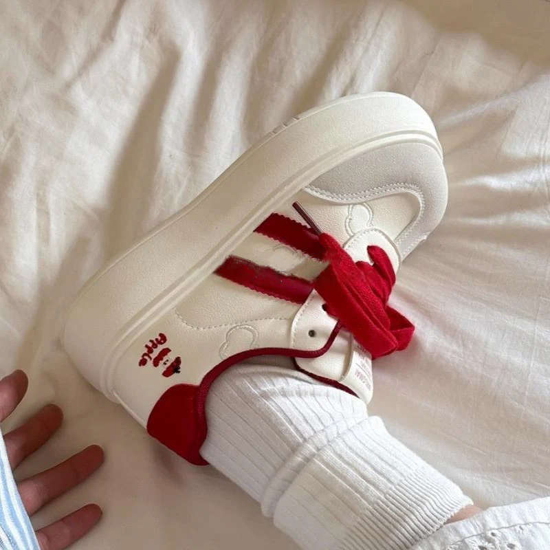 Damen Sportliche Sneakers mit dicker Sohle und trendigem Design Heidi Mode - Image 2