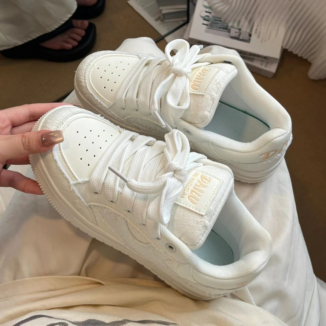 Damen Sportliche Sneakers mit einzigartiger Textur und bequemer Sohle Heidi Mode - Image 4