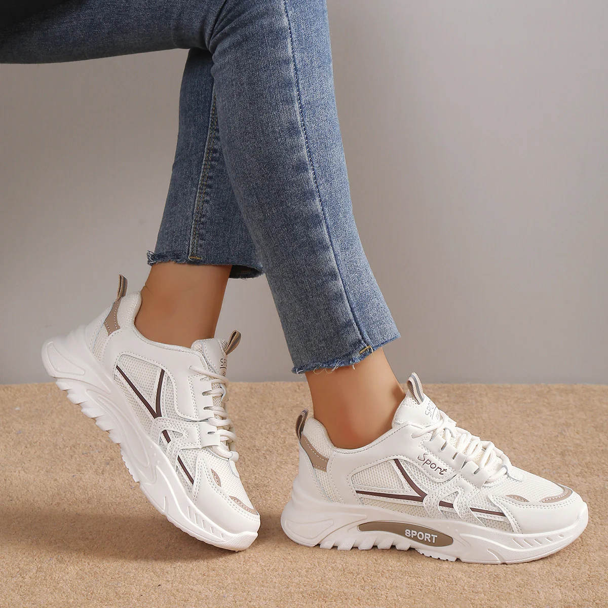 Damen Sportliche Sneakers mit ergonomischer Dämpfung und atmungsaktiver Oberfläche Heidi Mode - Image 4