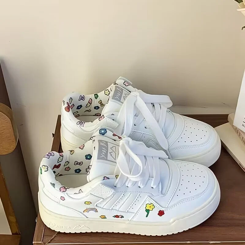 Damen Sportliche Sneakers mit floralem Design Heidi Mode - Image 7