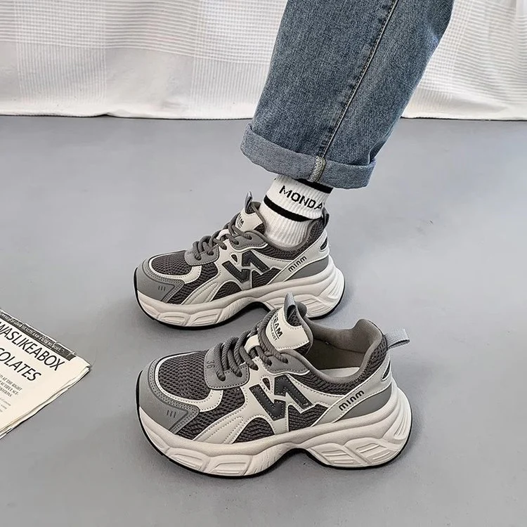 Damen Sportliche Sneakers mit futuristischem Design und atmungsaktiven Mesh-Einsätzen Heidi Mode - Image 2