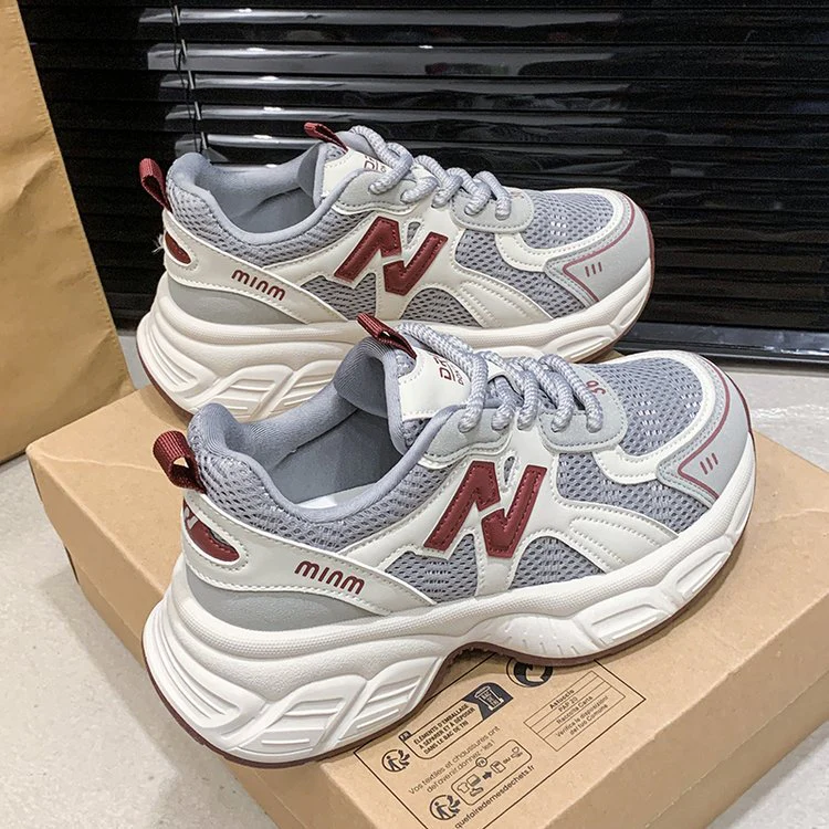 Damen Sportliche Sneakers mit futuristischem Design und atmungsaktiven Mesh-Einsätzen Heidi Mode - Image 3