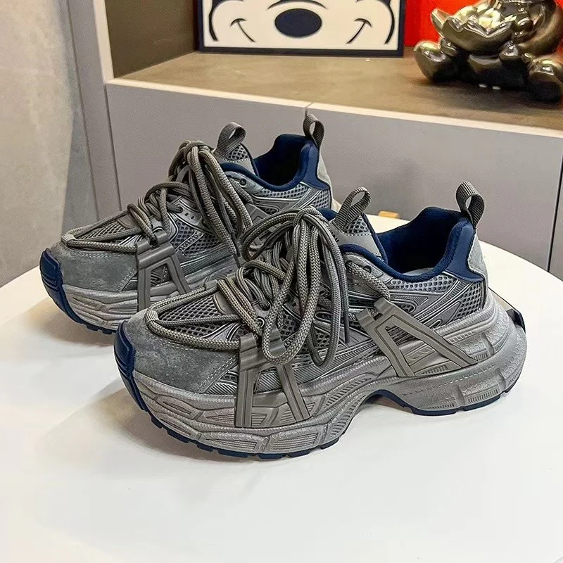 Damen Sportliche Sneakers mit futuristischem Design und stabiler Sohle Heidi Mode - Image 6