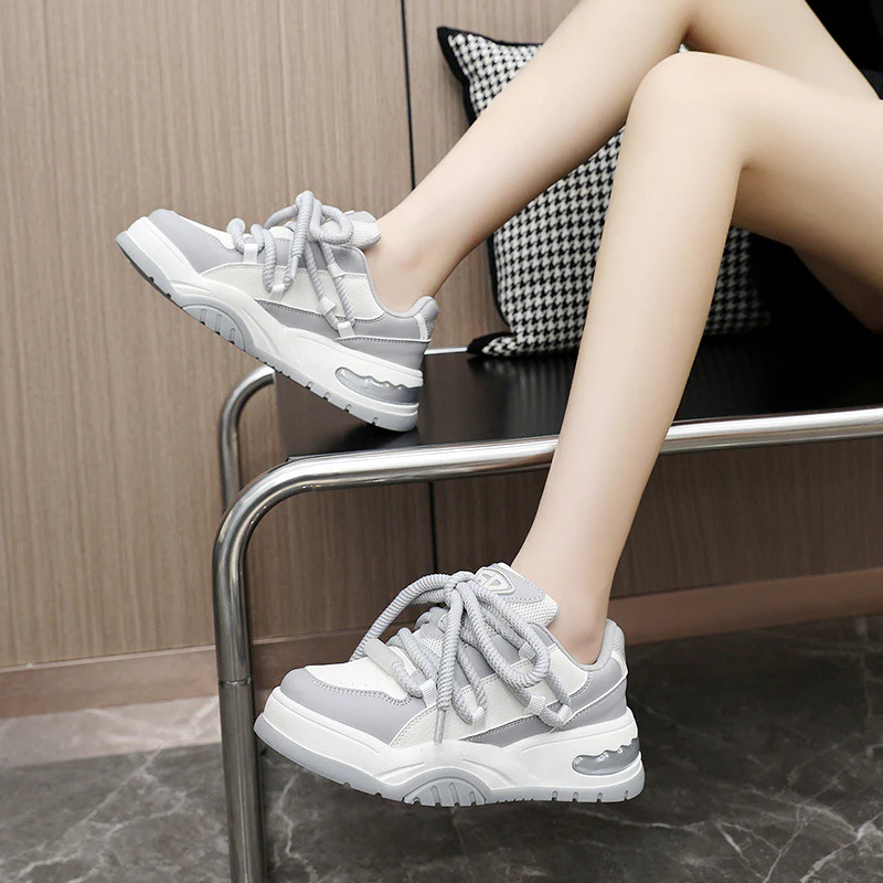 Damen Sportliche Sneakers mit gepolstertem Futter und stabiler Laufsohle Heidi Mode - Image 4