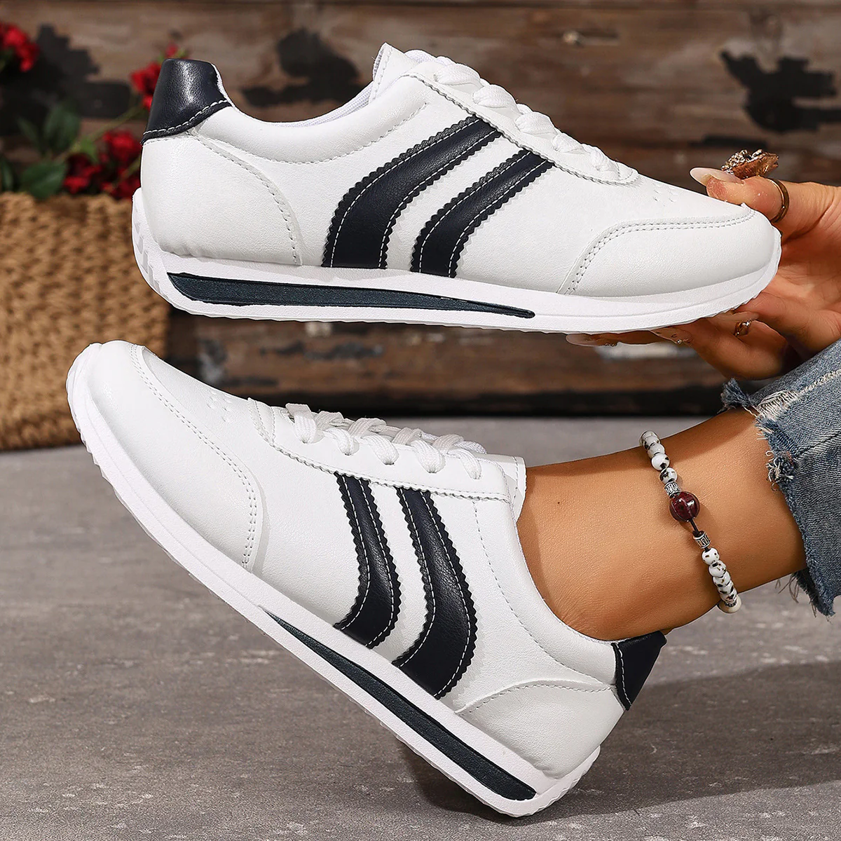 Damen Sportliche Sneakers mit gepolstertem Komfort und modernem Design Heidi Mode - Image 4