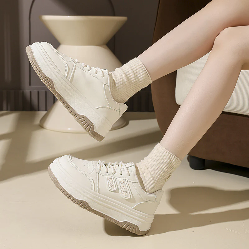 Damen Sportliche Sneakers mit gepolsterter Laufsohle und modischem Design Heidi Mode - Image 2