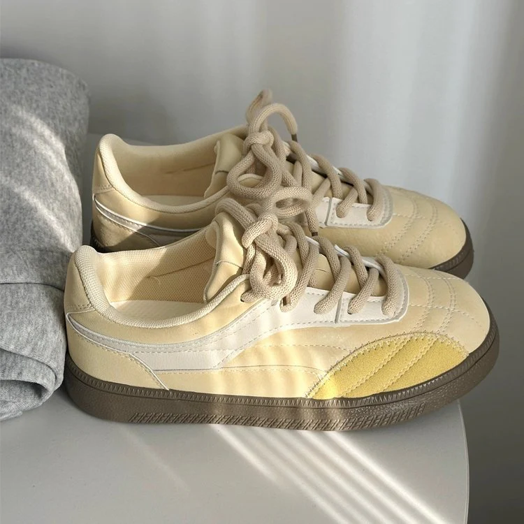 Damen Sportliche Sneakers mit gepolsterter Sohle und einzigartigem Design Heidi Mode - Image 2