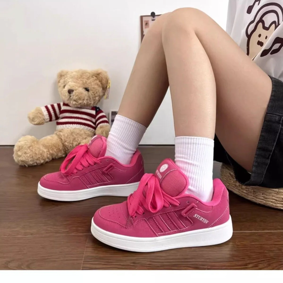 Damen Sportliche Sneakers mit gepolsterter Sohle und stylishem Design Heidi Mode - Image 4