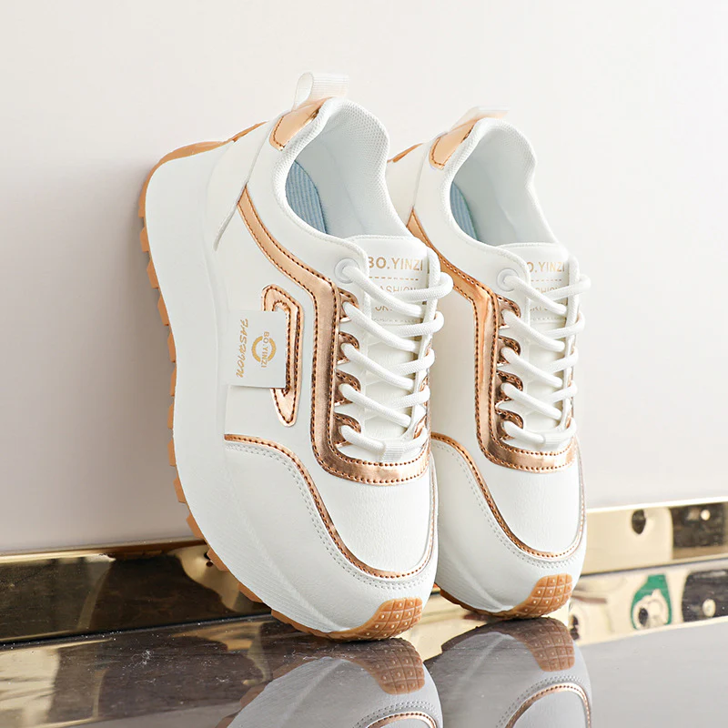 Damen Sportliche Sneakers mit glänzenden Akzenten und dämpfendem Profil Heidi Mode - Image 2