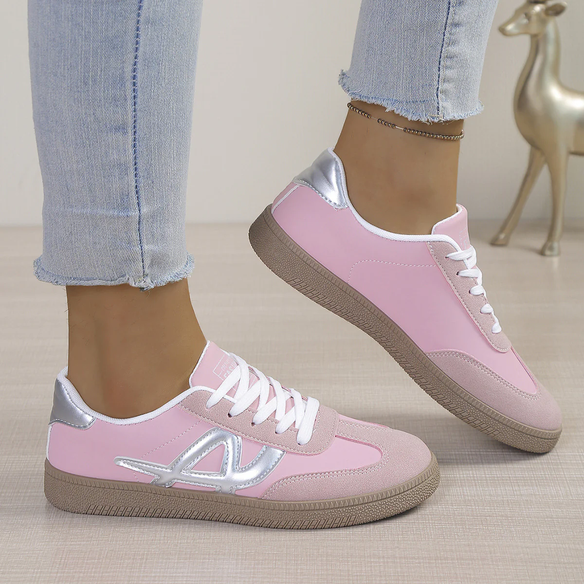 Damen Sportliche Sneakers mit glänzenden Akzenten und innovativer Sohle Heidi Mode - Image 4