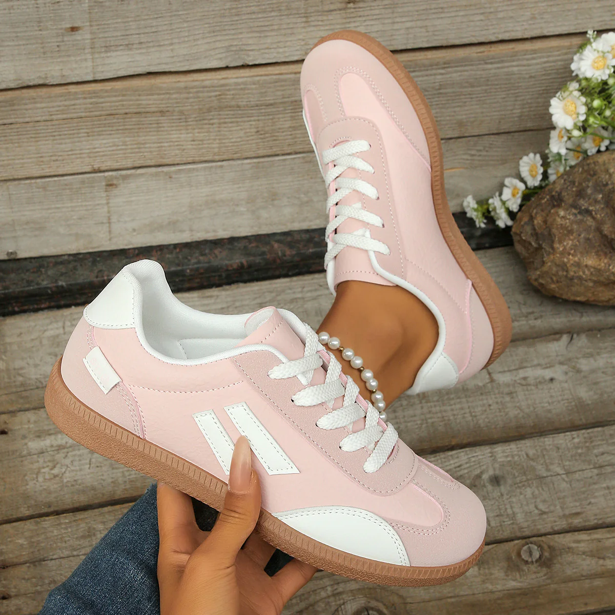 Damen sportliche Sneakers mit griffiger Laufsohle und atmungsaktivem Obermaterial Heidi Mode - Image 3