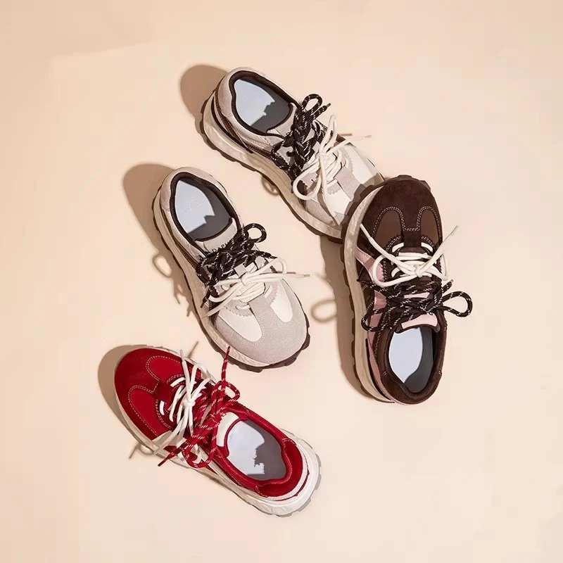 Damen Sportliche Sneakers mit hochelastischer Sohle und modischen Akzenten Heidi Mode - Image 4