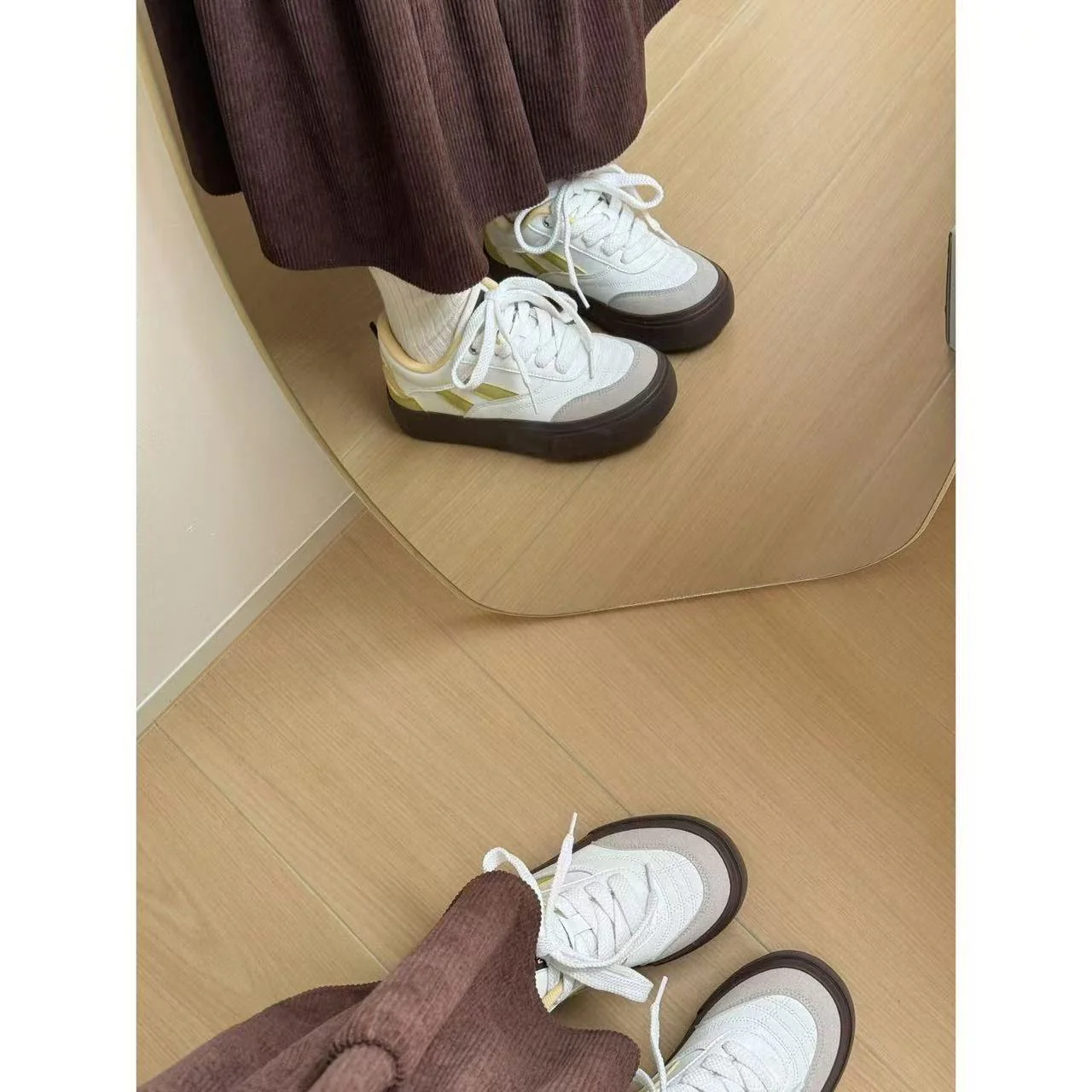 Damen Sportliche Sneakers mit hochkomfortabler Dämpfung und modischem Design Heidi Mode - Image 4