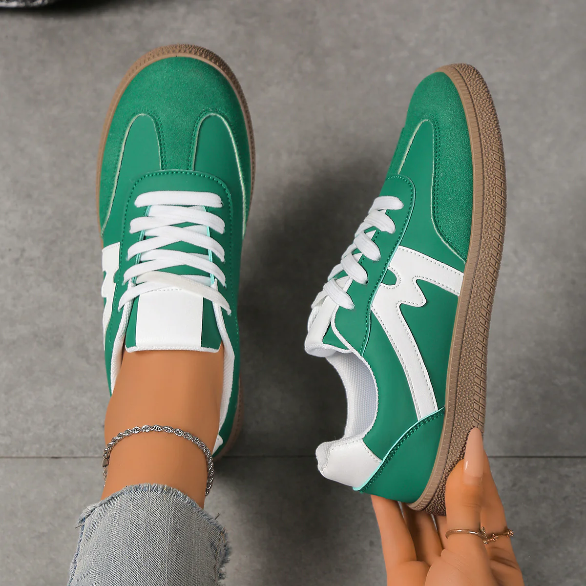 Damen Sportliche Sneakers mit hochwertigem Obermaterial und dämpfender Sohle Heidi Mode - Image 4