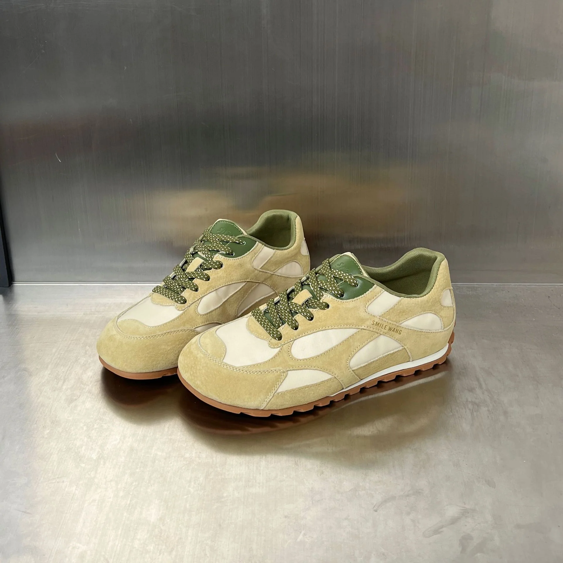 Damen Sportliche Sneakers mit hochwertigem Wildleder und innovativem Dämpfungssystem Heidi Mode - Image 4