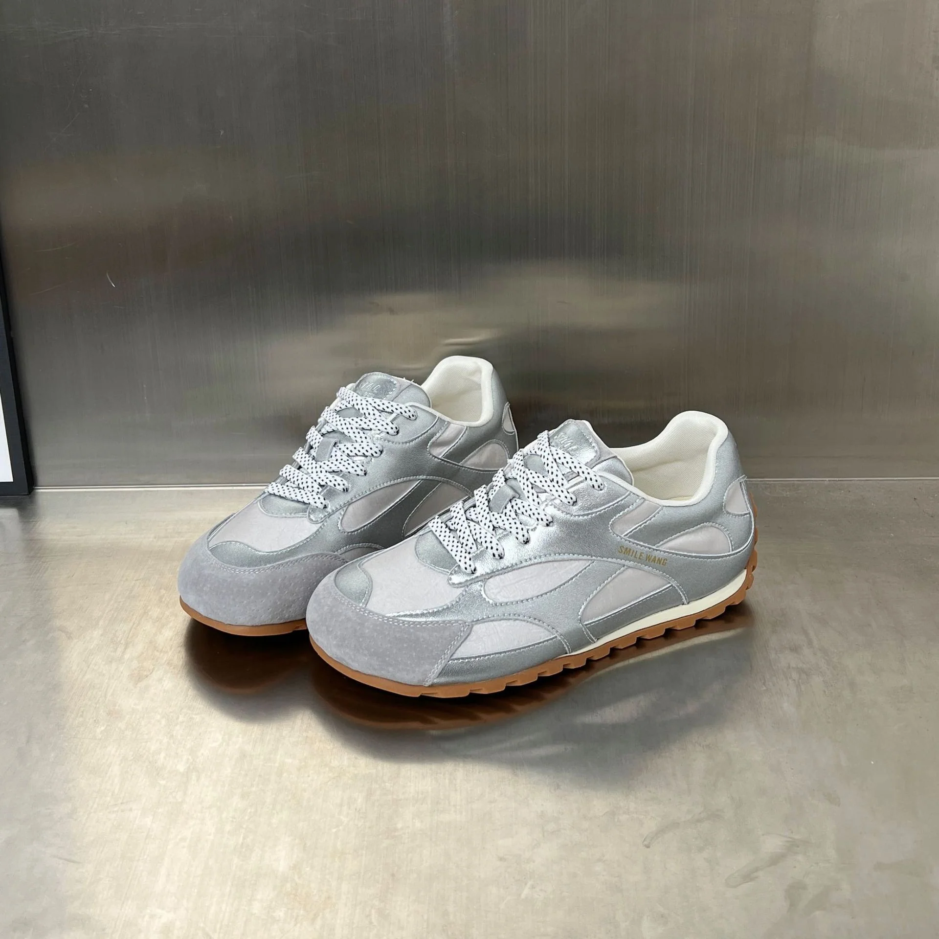 Damen Sportliche Sneakers mit hochwertigem Wildleder und innovativem Dämpfungssystem Heidi Mode - Image 8