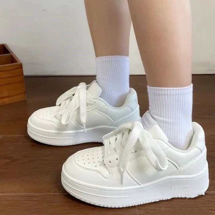 Damen Sportliche Sneakers mit hoher Sohle und gepolsterter Innensohle Heidi Mode - Image 2