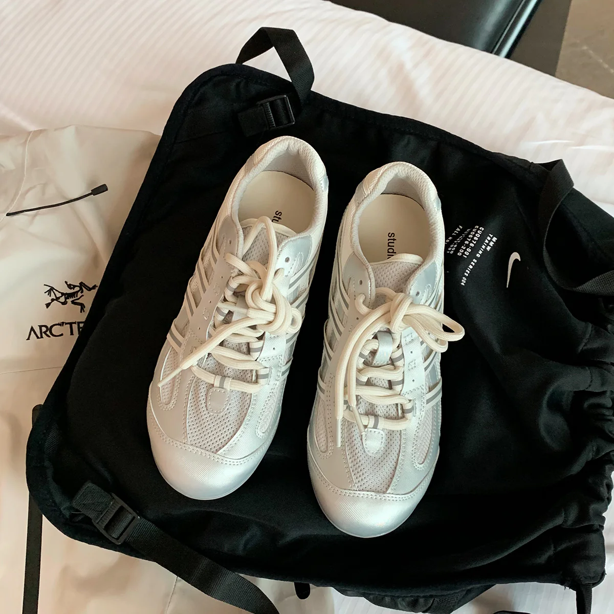 Damen Sportliche Sneakers mit innovativem Dämpfungssystem und atmungsaktiver Mesh-Oberfläche Heidi Mode - Image 6