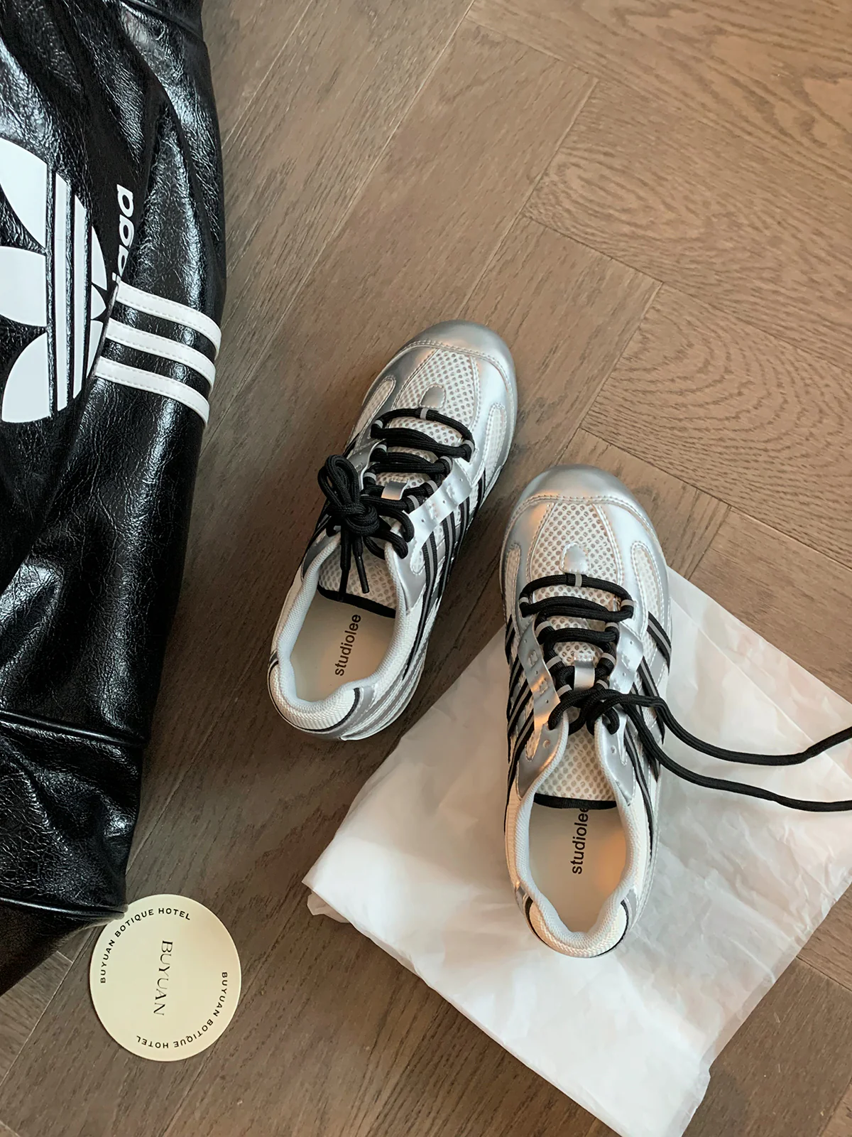 Damen Sportliche Sneakers mit innovativem Dämpfungssystem und atmungsaktiver Mesh-Oberfläche Heidi Mode - Image 9
