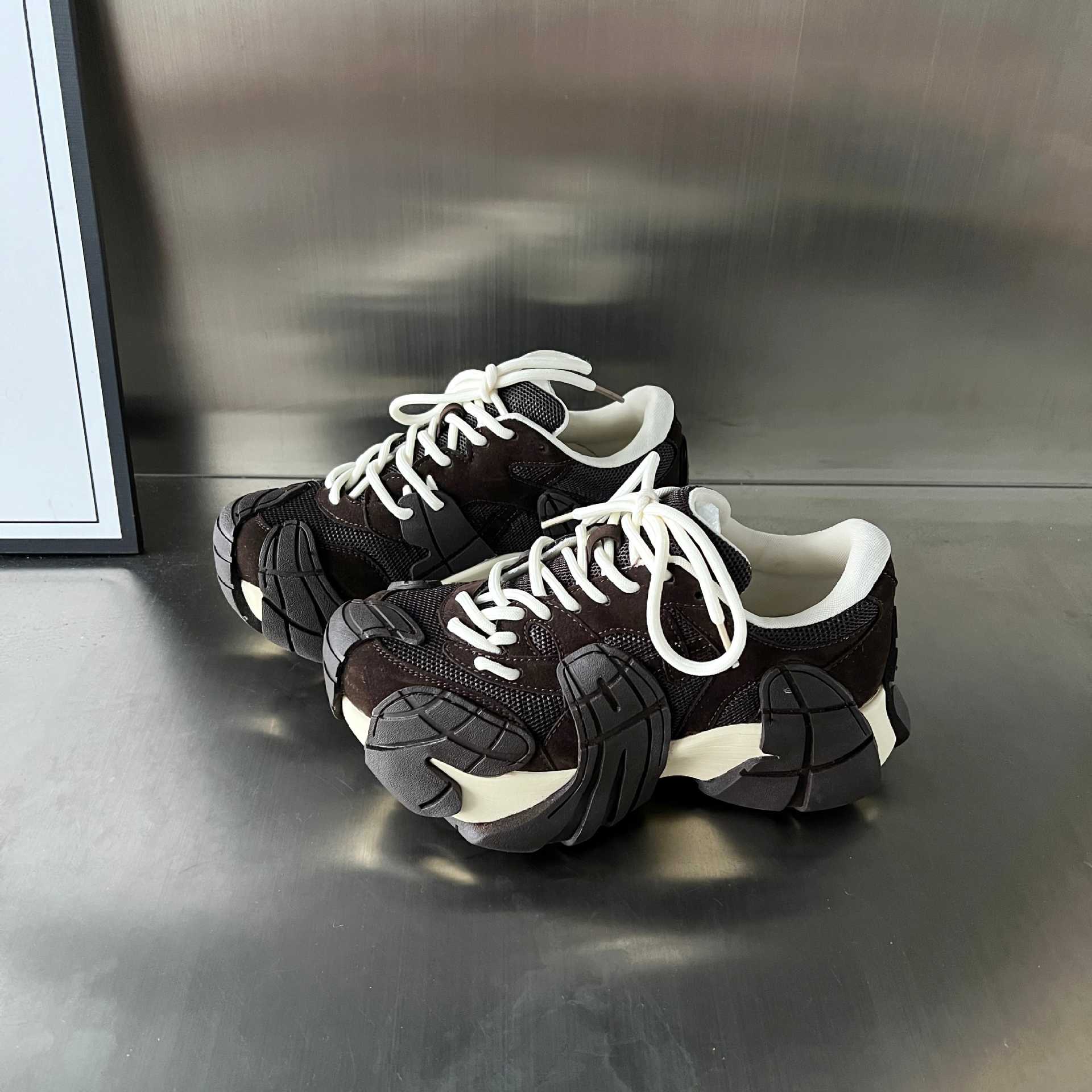 Damen Sportliche Sneakers mit innovativem Design und rutschfester Sohle Heidi Mode - Image 7