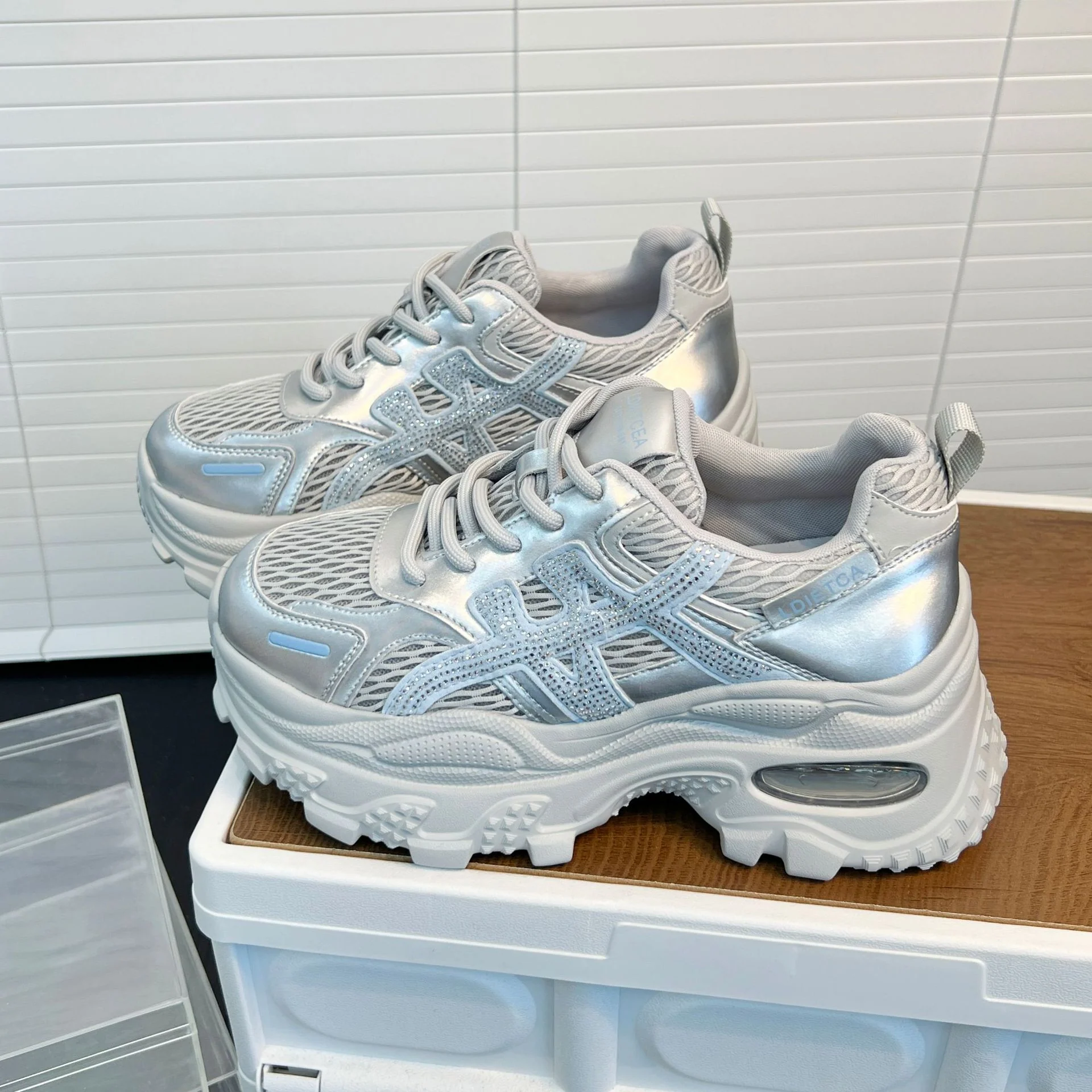 Damen Sportliche Sneakers mit innovativem Mesh-Design und modischer Plattformsohle Heidi Mode - Image 7
