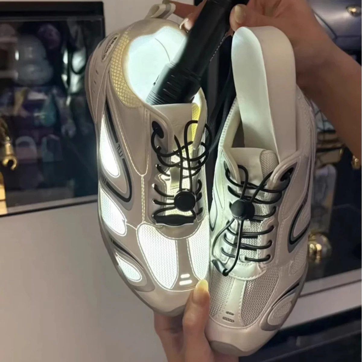 Damen Sportliche Sneakers mit innovativem Schnürsystem und atmungsaktiver Sohle Heidi Mode - Image 3