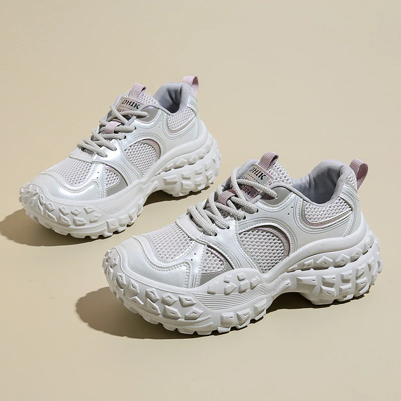 Damen sportliche Sneakers mit innovativem Sohlenprofil und atmungsaktiver Mesh-Konstruktion Heidi Mode - Image 3