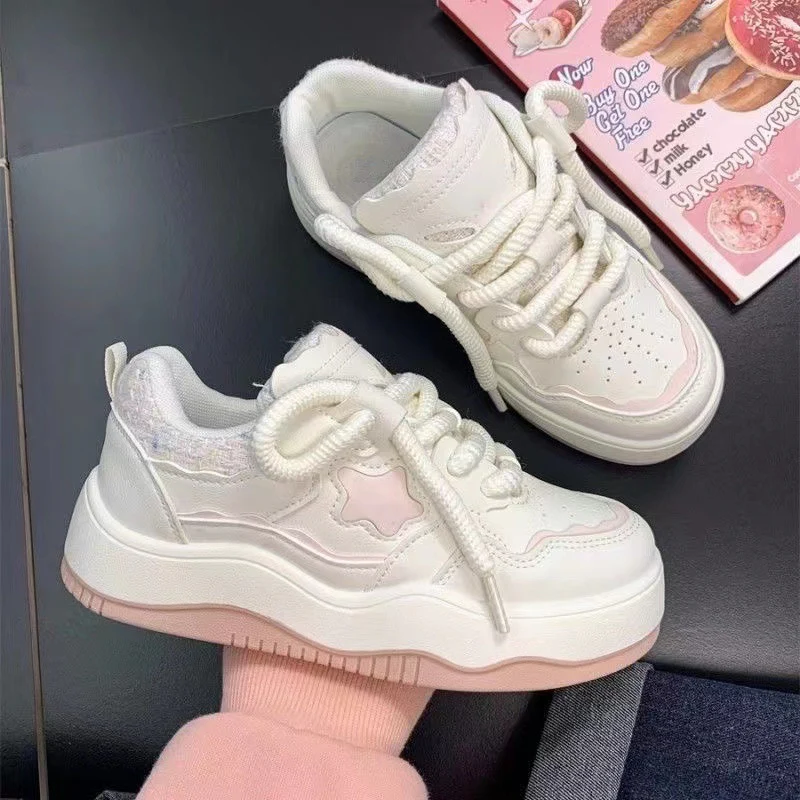 Damen Sportliche Sneakers mit innovativer Designstruktur Heidi Mode - Image 3